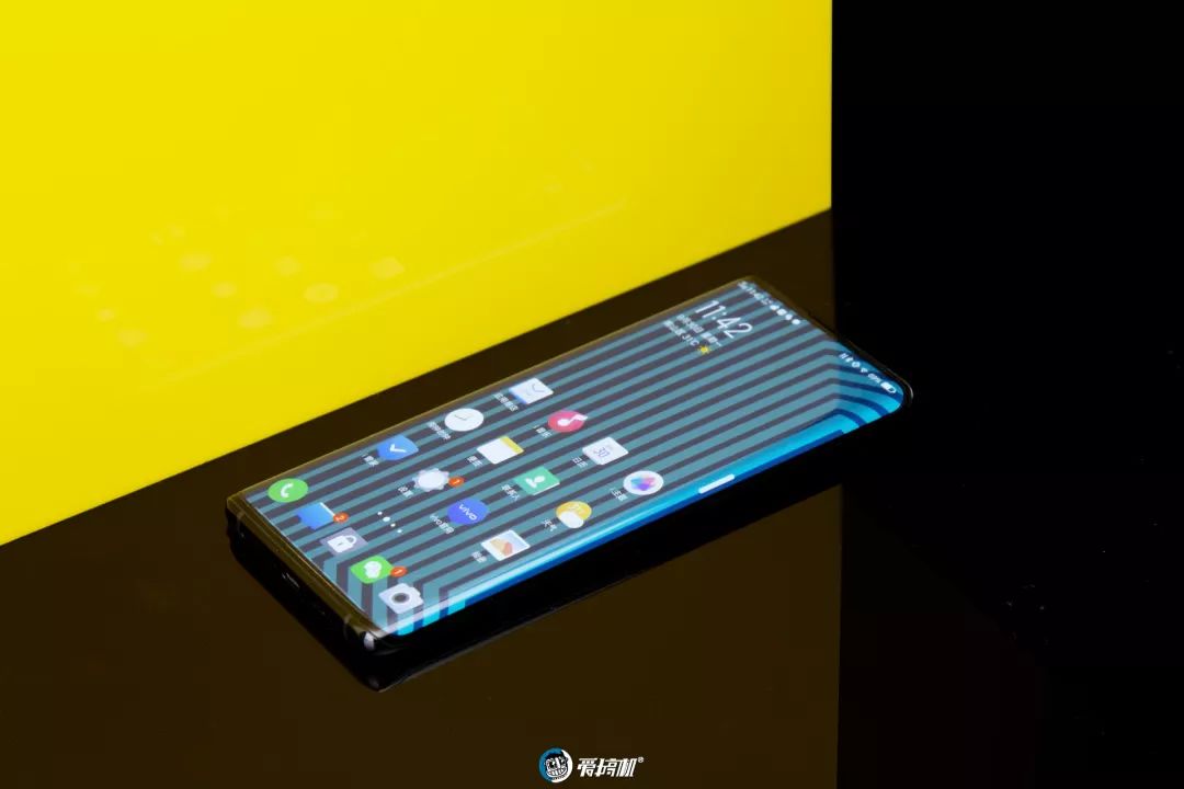 ウォーターフォールディスプレイ