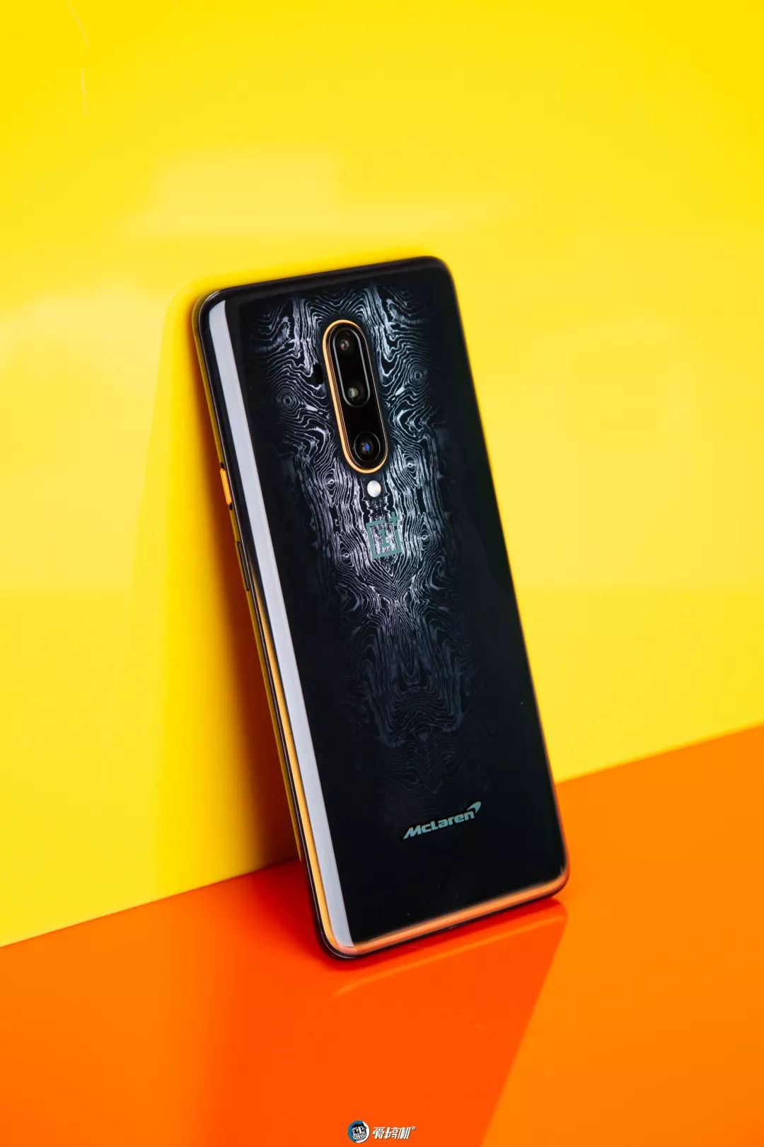 OnePlus 7T Pro McLaren の背面