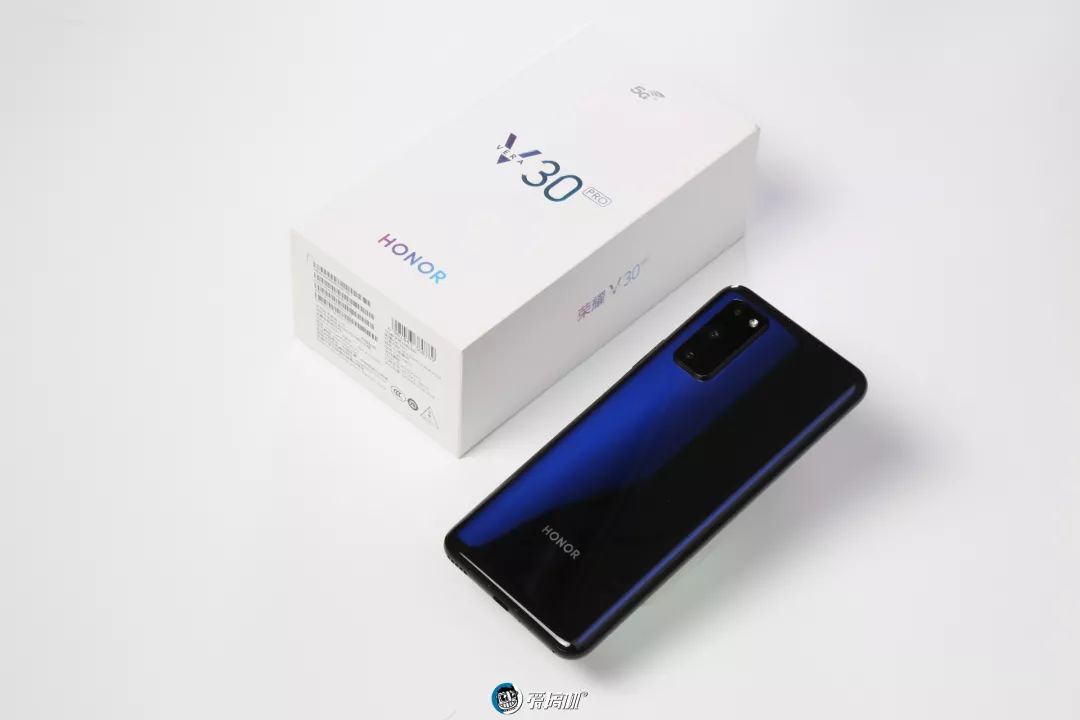 HONOR V30 Pro エンペラー版