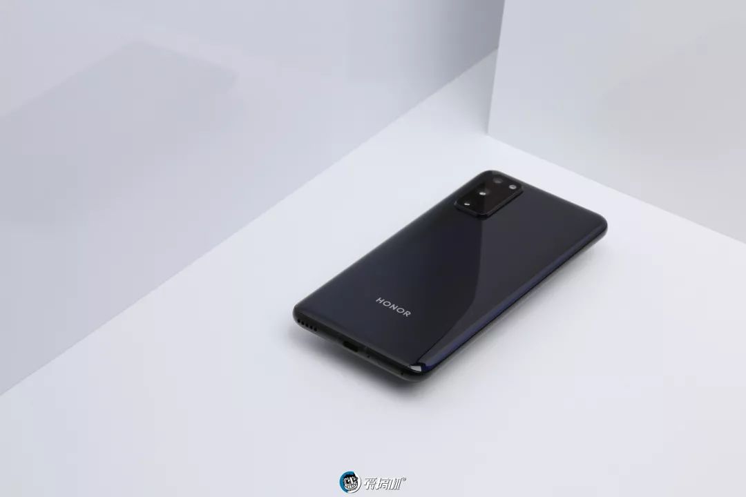 HONOR V30 Pro 背面