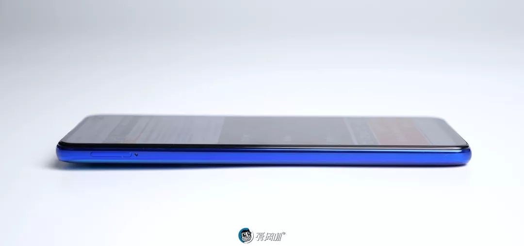 Redmi K30 サイドデザイン