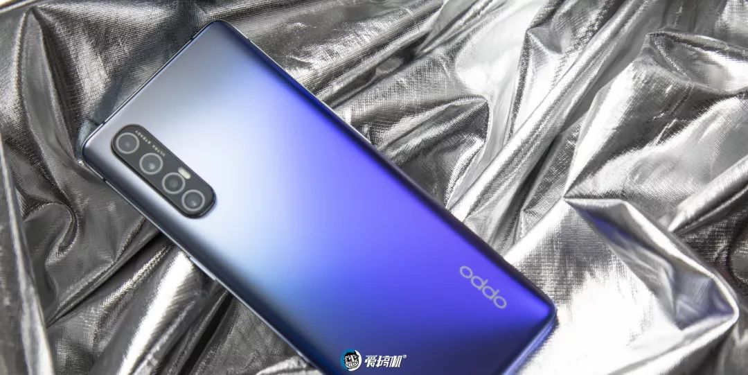 OPPO Reno3 Pro 5G 4つのカメラモジュール