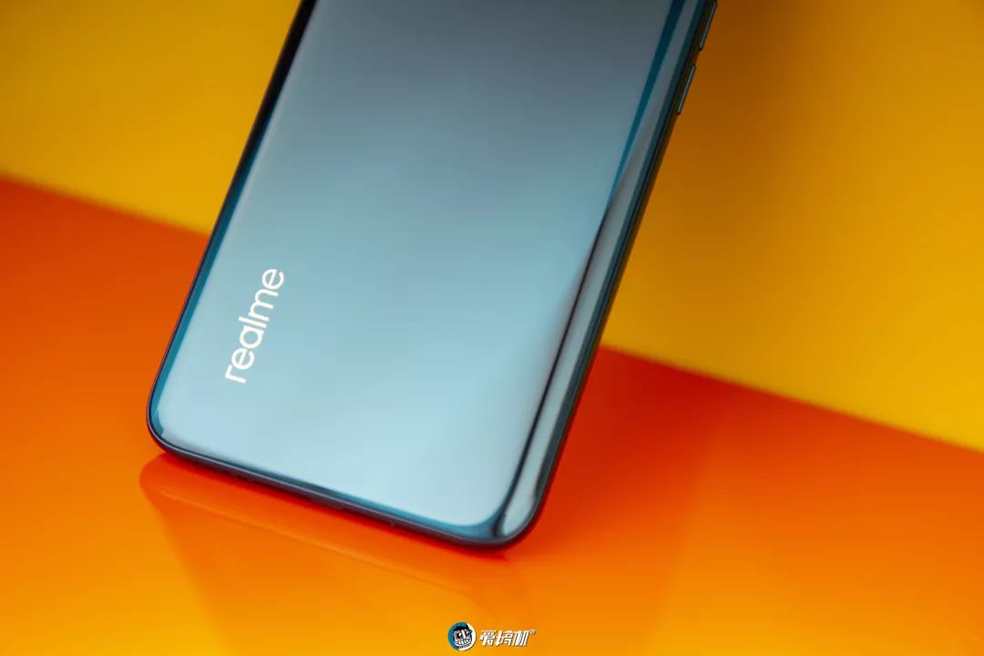 realme X50の外観デザイン