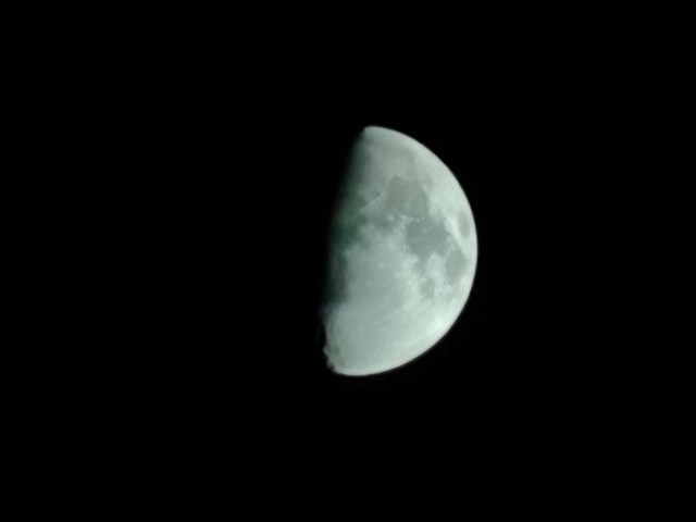 Huawei P40 Proの50倍ズームで撮影した月
