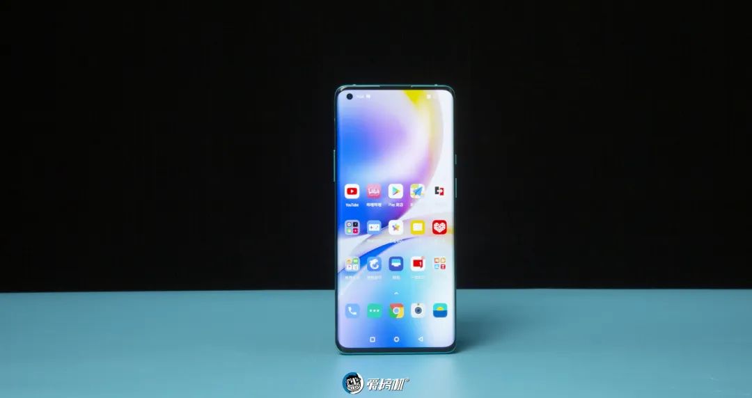 OnePlus 8 Proの液晶ディスプレイ｜OnePlus 8 Proレビュー